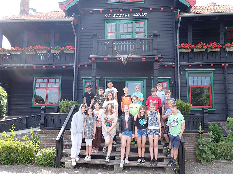 Kamp leerjaar 8 woensdag Compleet met De Bonte Avond! - Een sportief dagje!