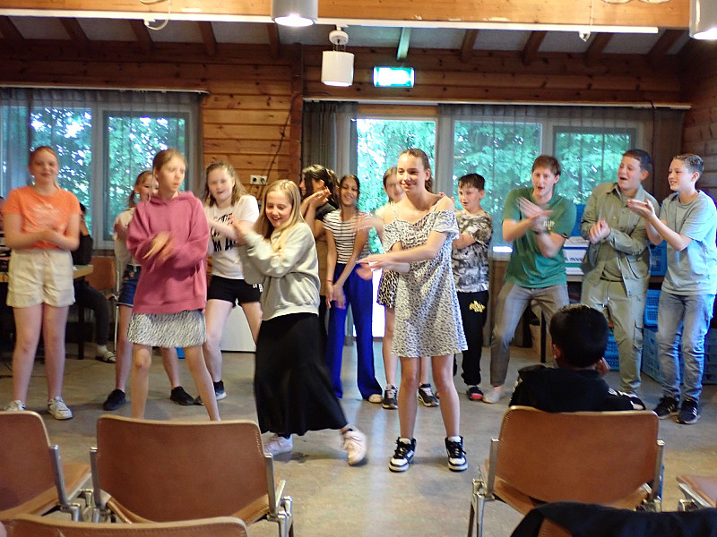 Kamp leerjaar 8 woensdag Compleet met de BONTE AVOND! – Een sportief dagje