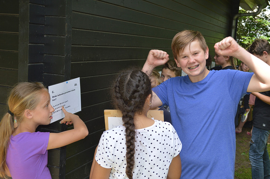 Kamp leerjaar 8 dinsdag Compleet - In de oertijd!