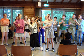 Kamp leerjaar 8 woensdag Compleet met de BONTE AVOND! – Een sportief dagje